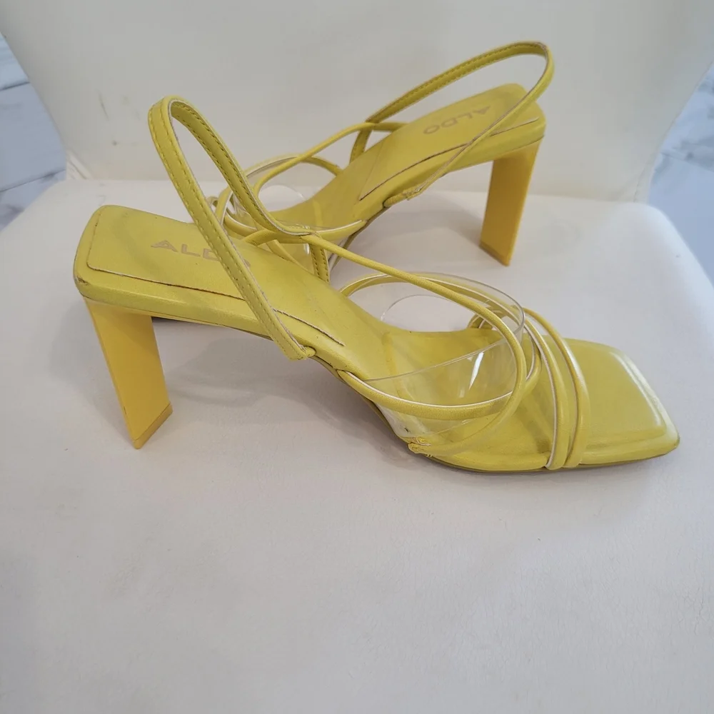 Aldo Yellow Strappy Square Toe Triangle Heels Womens Size US7 / EUR 37.5